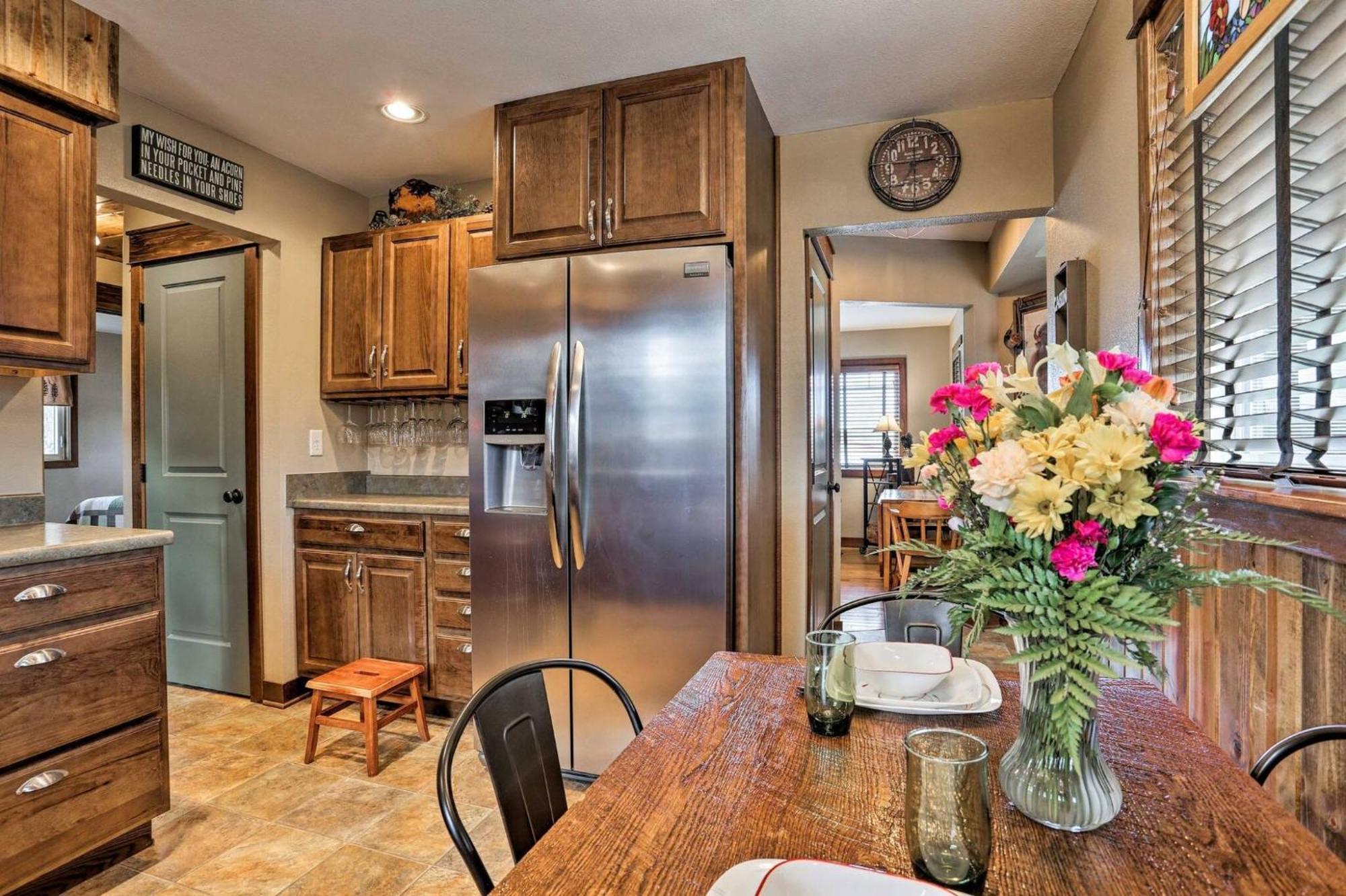 Cozy Custer Cottage W Deck: Walk To Shops Food Экстерьер фото