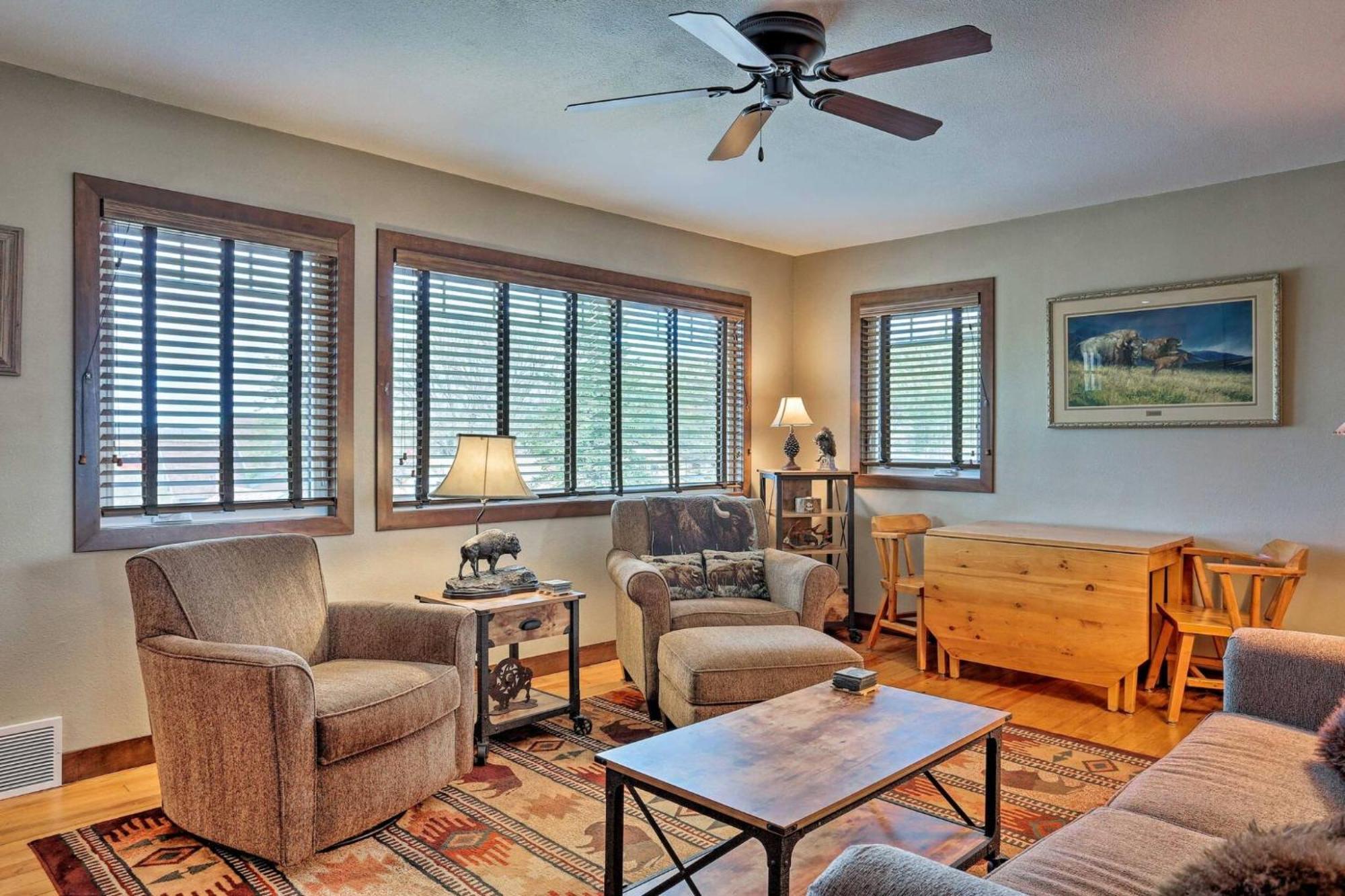 Cozy Custer Cottage W Deck: Walk To Shops Food Экстерьер фото