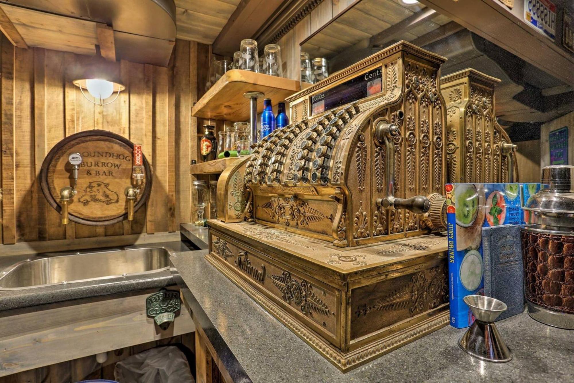 Cozy Custer Cottage W Deck: Walk To Shops Food Экстерьер фото
