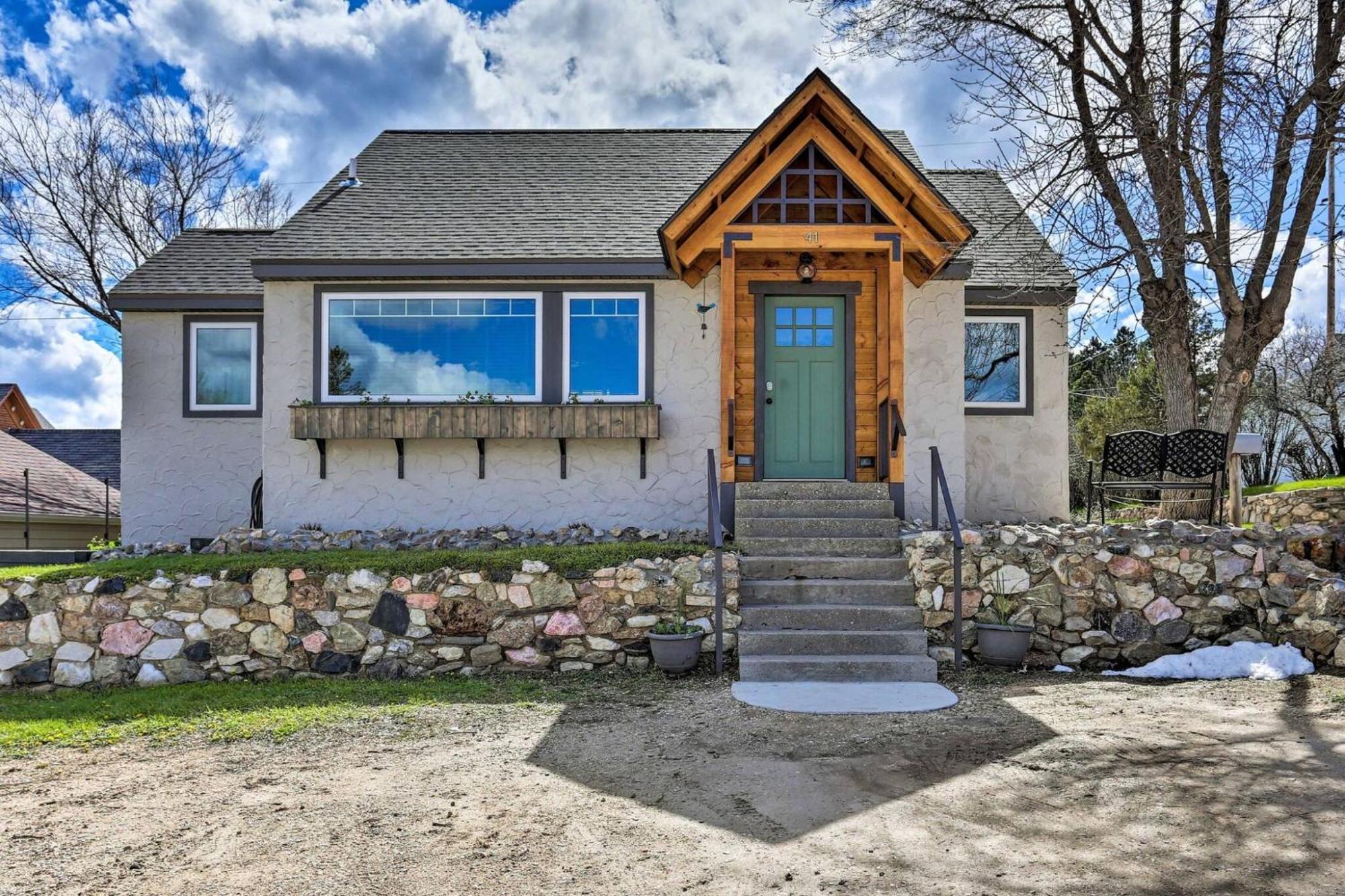 Cozy Custer Cottage W Deck: Walk To Shops Food Экстерьер фото